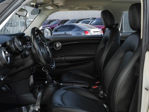 Used 2014 MINI Cooper 2-Door Hardtop image 25