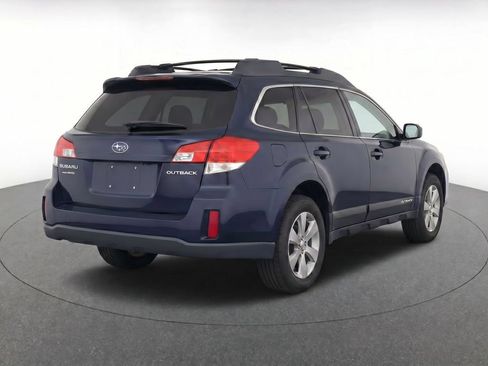 Used 2013 Subaru Outback 2.5i Premium w/ All-Weather Pkg AWD/4WD image 4