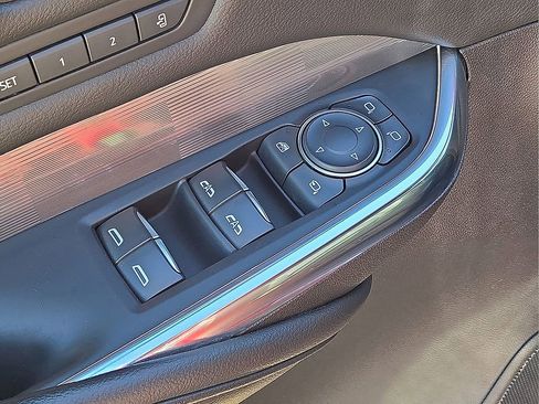 Used 2024 Cadillac XT4 Premium Luxury image 24