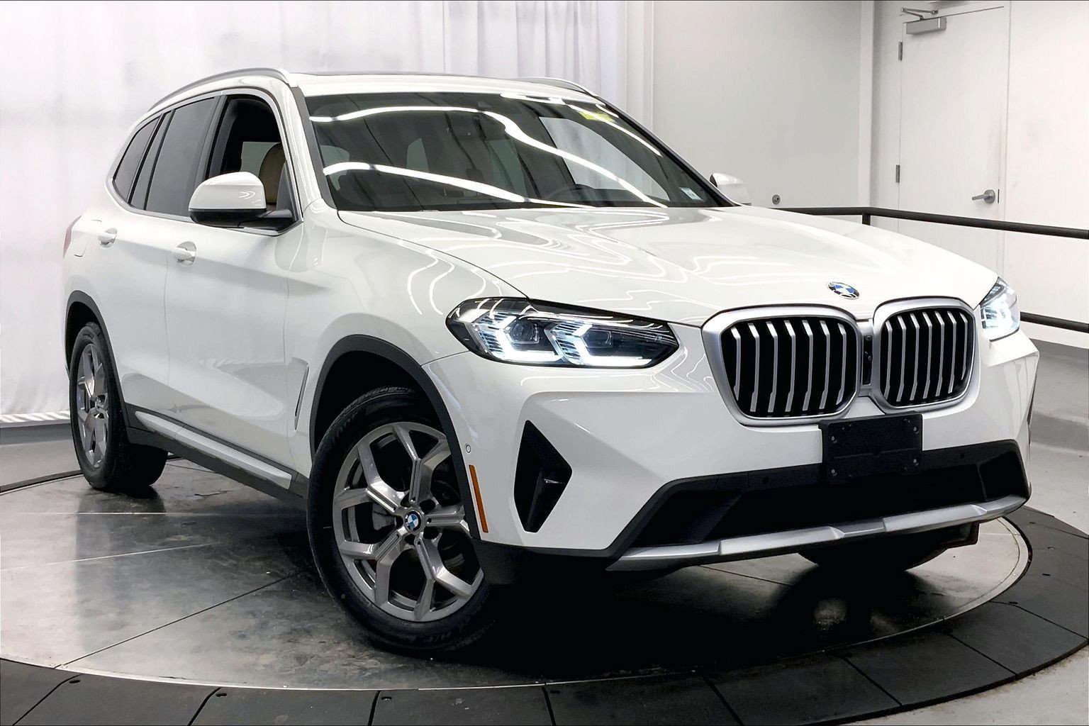 Used 2024 BMW X3 xDrive30i w/ Convenience Package AWD/4WD image 9