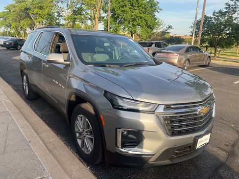 Used 2023 Chevrolet Traverse LT FWD image 8