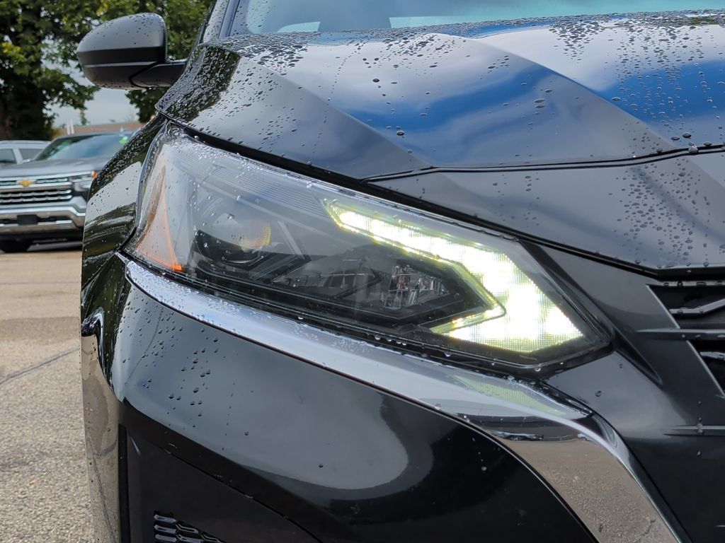 Used 2025 Nissan Altima 2.5 SV FWD image 42