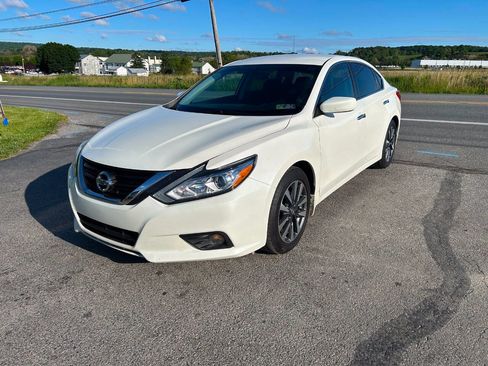 Used 2017 Nissan Altima 2.5 SV FWD image 5