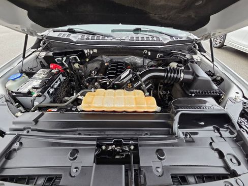 Used 2018 Ford F150 Platinum w/ Equipment Group 701A Luxury image 31