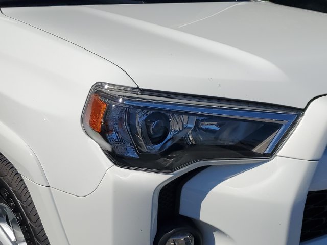 Used 2023 Toyota 4Runner SR5 Premium w/ Moonroof Package RWD image 9