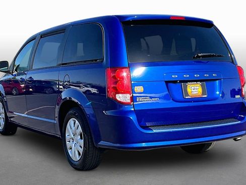 Used 2018 Dodge Grand Caravan SE w/ UConnect Hands-Free Group FWD image 11