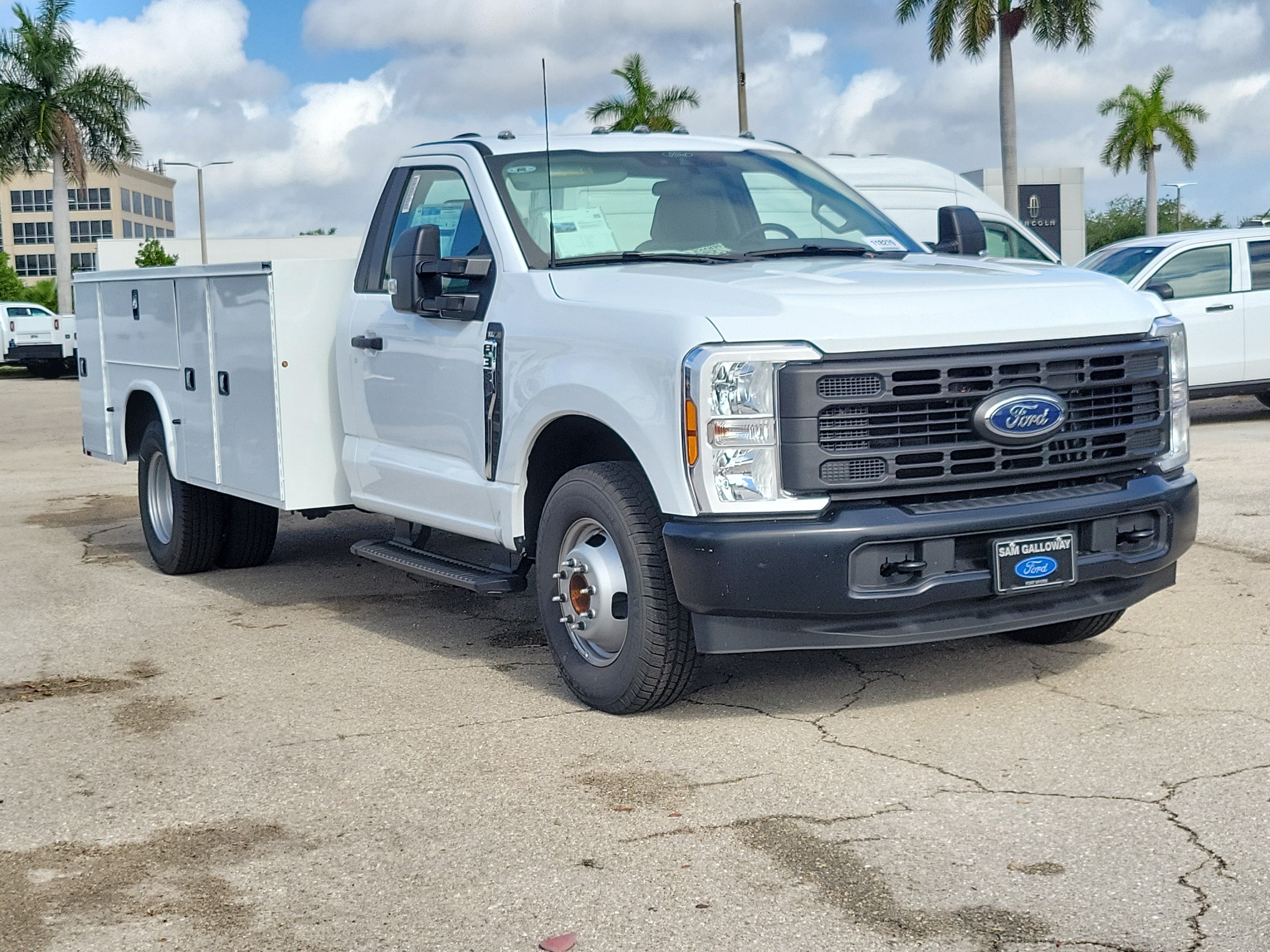 New 2025 Ford F350 XL RWD image 1