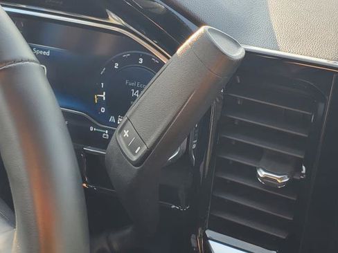 Used 2025 Chevrolet Silverado 1500 LT image 16