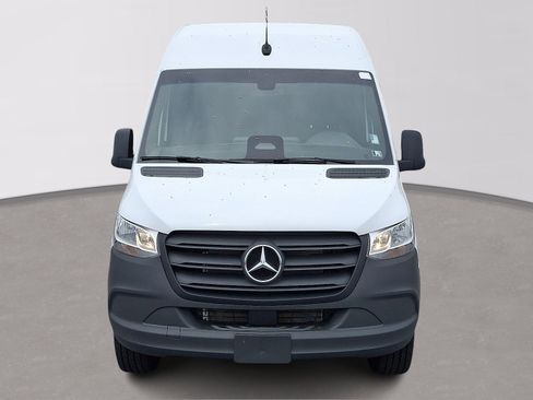 Used 2025 Mercedes-Benz Sprinter 2500 image 2
