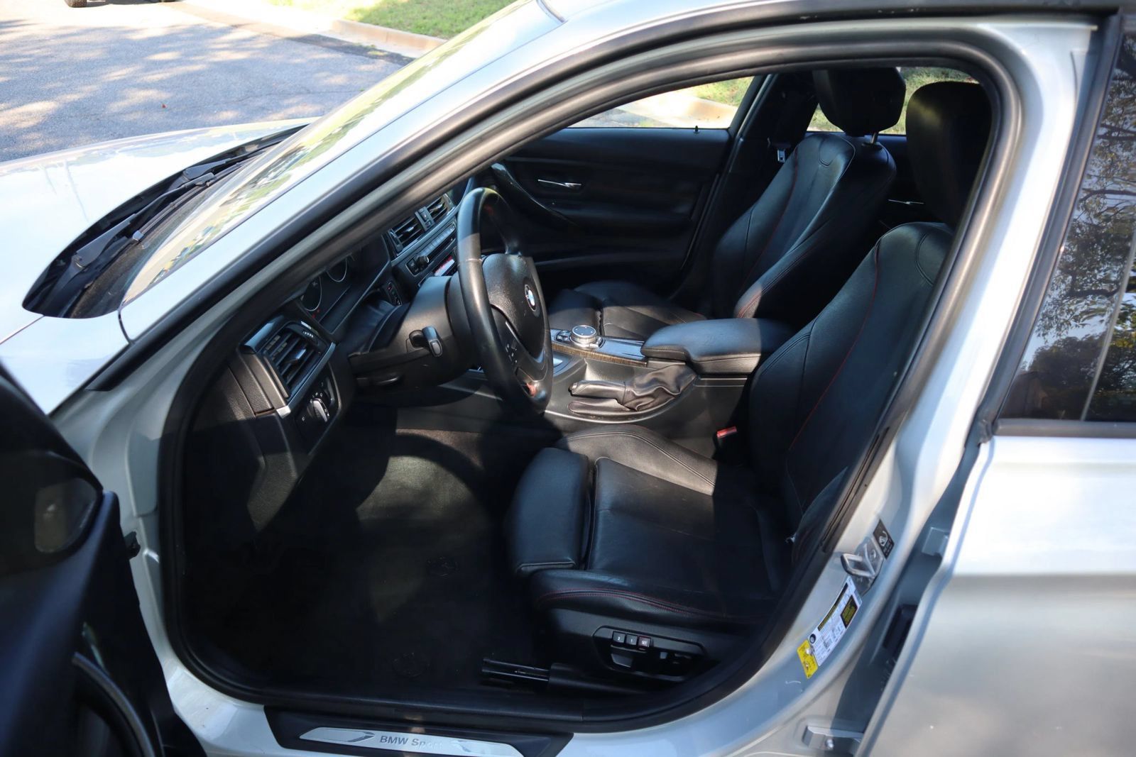 Used 2015 BMW 328i Sedan RWD image 9
