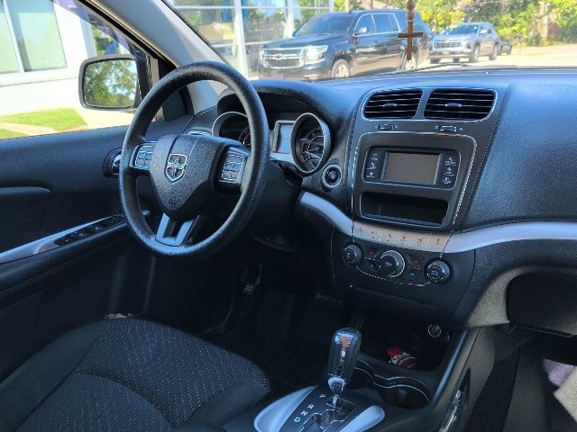 Used 2019 Dodge Journey SE FWD image 5