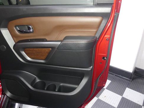 Used 2019 Nissan Titan Platinum Reserve AWD/4WD image 26