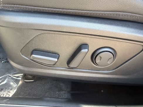 Used 2025 Hyundai Santa Cruz SEL FWD image 12
