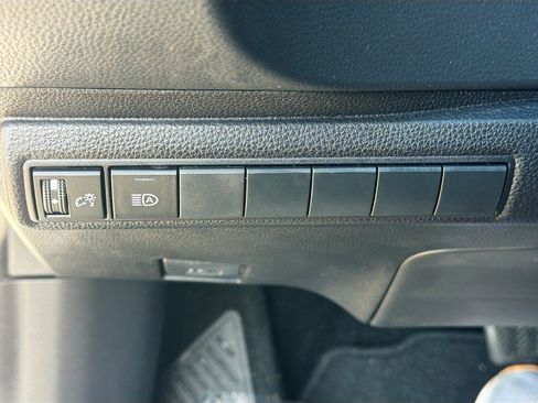 Used 2023 Toyota Corolla SE w/ SE Premium Package image 32