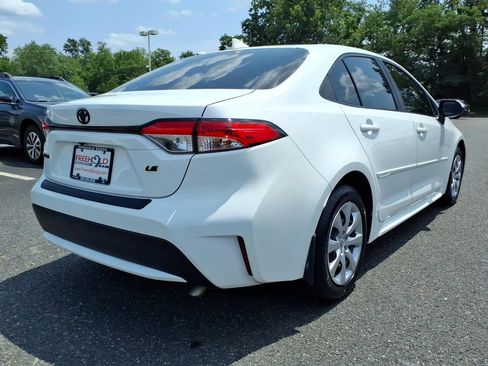 Used 2021 Toyota Corolla LE FWD image 18