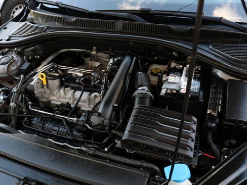 Used 2021 Volkswagen Jetta SE image 45