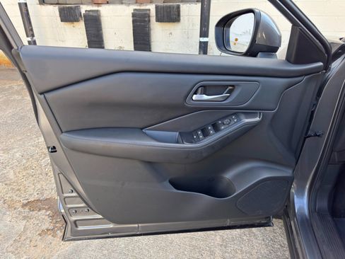 Used 2025 Nissan Rogue SV AWD/4WD image 35