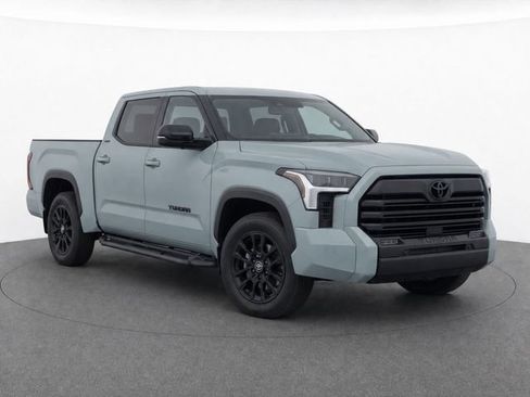 Used 2025 Toyota Tundra Limited AWD/4WD image 1