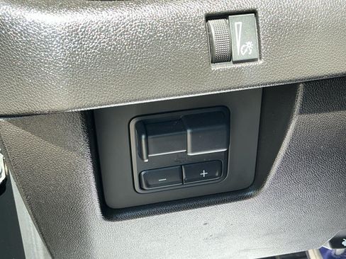 Used 2024 Chevrolet Colorado Trail Boss w/ Advanced Trailering Package AWD/4WD image 20