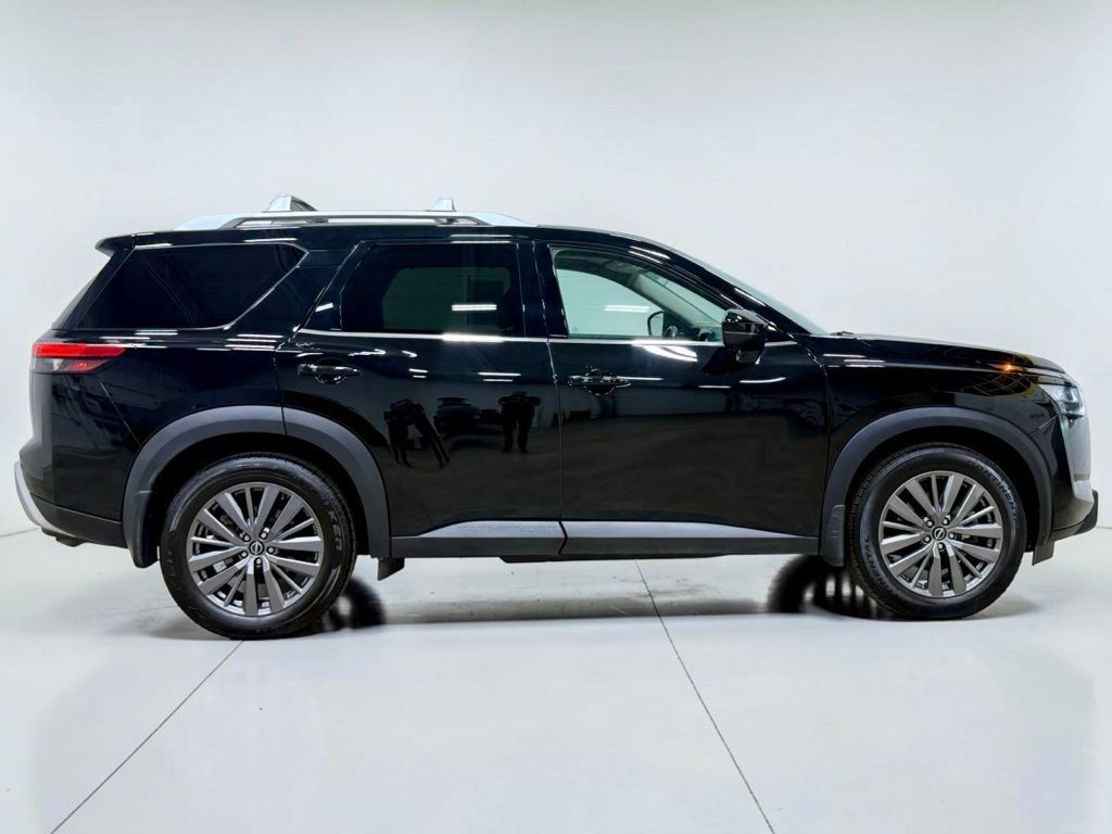 Used 2023 Nissan Pathfinder SL w/ SL Premium Package AWD/4WD image 13