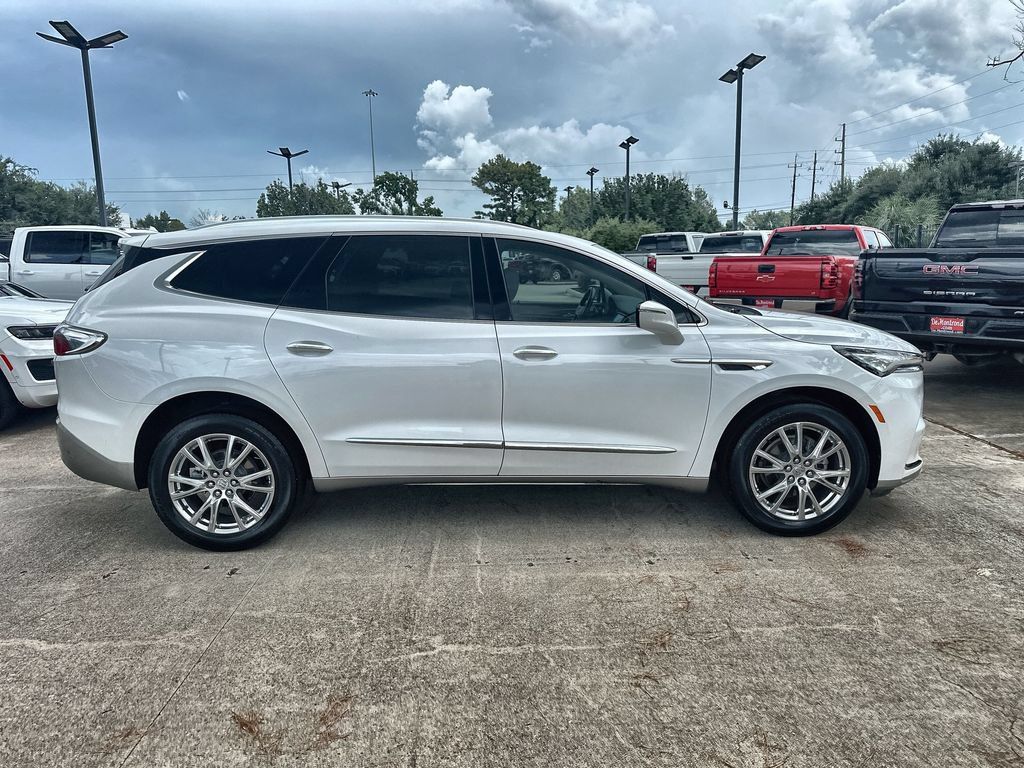 Used 2023 Buick Enclave Essence w/ Experience Buick Package FWD image 10
