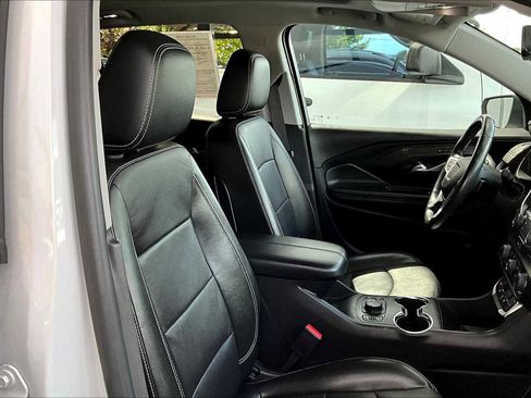 Used 2022 GMC Terrain SLT w/ Elevation Edition image 8