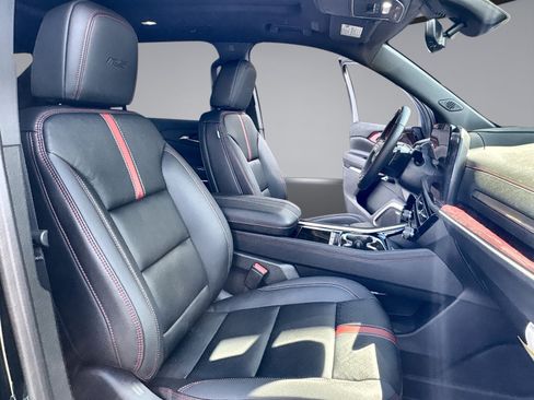 New 2026 Chevrolet Traverse RS w/ LPO, Floor Liner Package AWD/4WD image 35