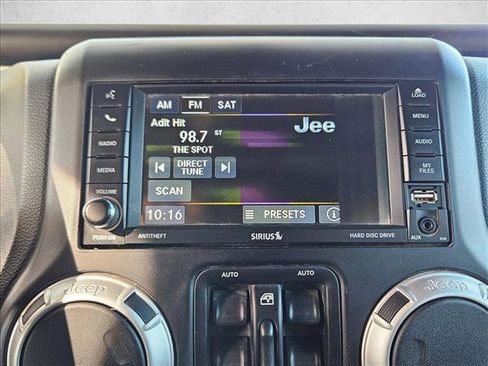 Used 2014 Jeep Wrangler Unlimited Rubicon w/ Connectivity Group image 11