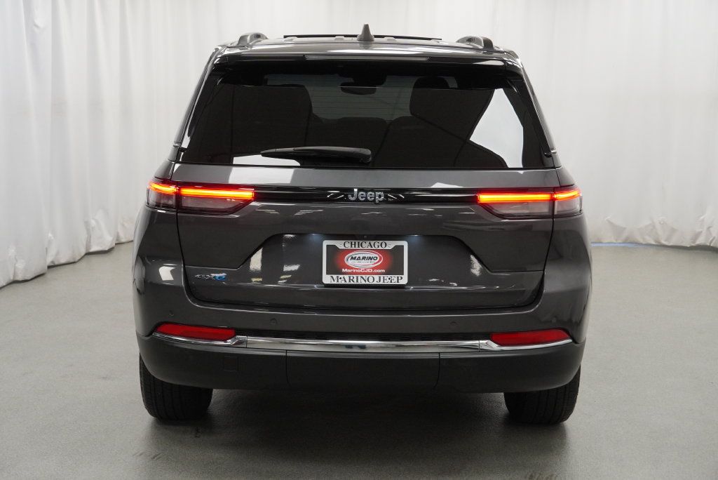 Used 2023 Jeep Grand Cherokee 4WD 4xe image 14