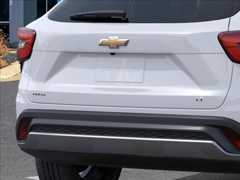 New 2026 Chevrolet Trax LT w/ Driver Confidence Package FWD image 14