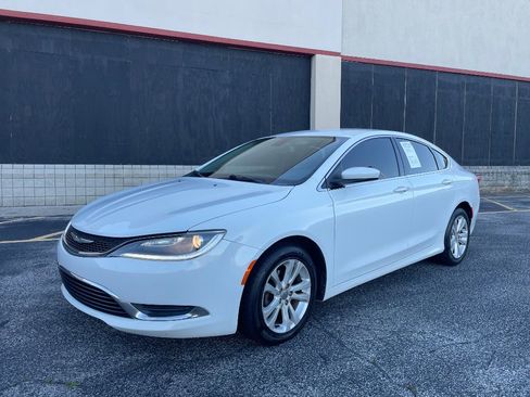 Used 2016 Chrysler 200 Limited image 1