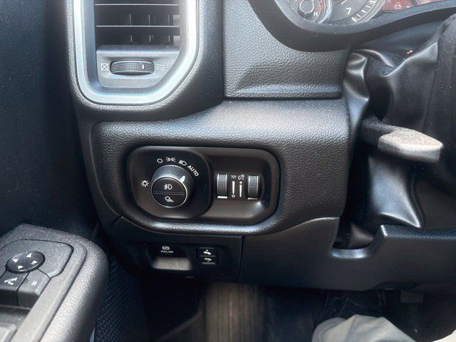 Used 2025 RAM 1500 Big Horn AWD/4WD image 15