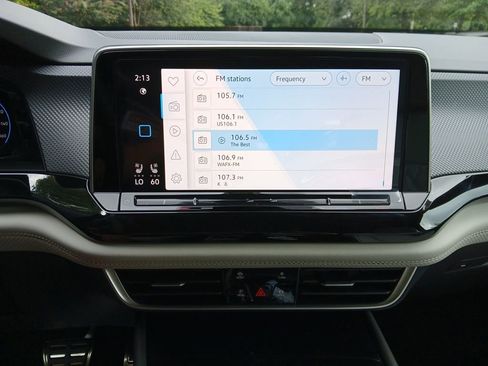 New 2026 Volkswagen Atlas Cross Sport SEL Premium R-Line image 18