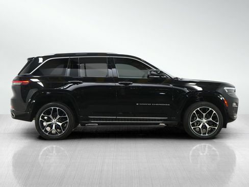 Used 2024 Jeep Grand Cherokee Summit image 6