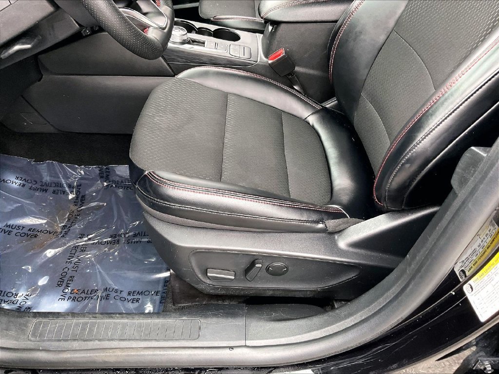 Used 2025 Ford Escape ST-Line Select AWD/4WD image 33