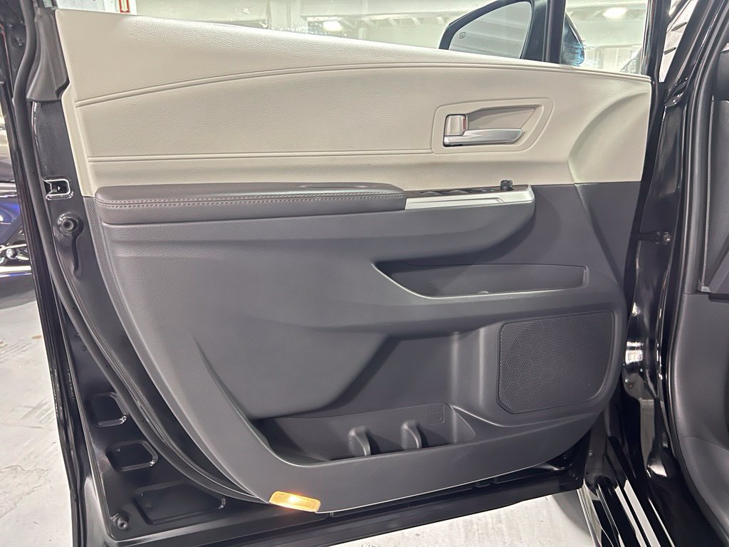 Certified 2023 Toyota Sienna XLE w/ XLE Plus Package FWD image 40