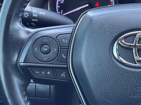 Used 2021 Toyota Camry SE w/ Convenience Package FWD image 30