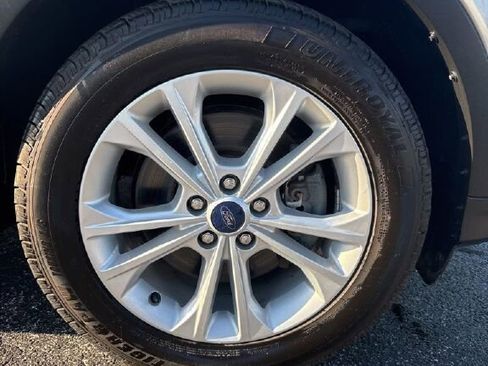 Used 2018 Ford Escape SE image 10