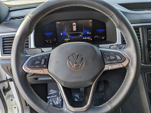 Certified 2022 Volkswagen Atlas Cross Sport SE FWD image 26