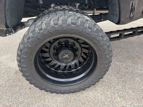 Used 2024 Ford F450 Platinum w/ FX4 Off-Road Package AWD/4WD image 24