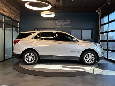 Used 2019 Chevrolet Equinox LT AWD/4WD image 2