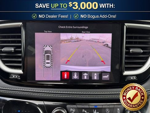 Used 2024 Chrysler Pacifica Touring-L image 27