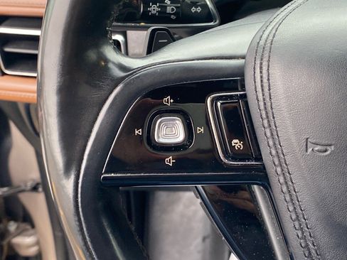 Used 2020 Lincoln Aviator Reserve w/ Equipment Group 202A image 17