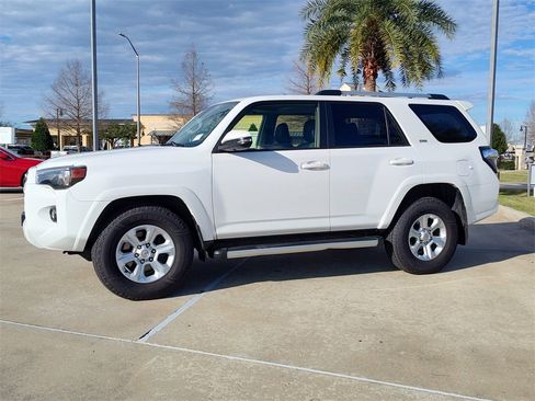 Used 2023 Toyota 4Runner SR5 Premium image 3