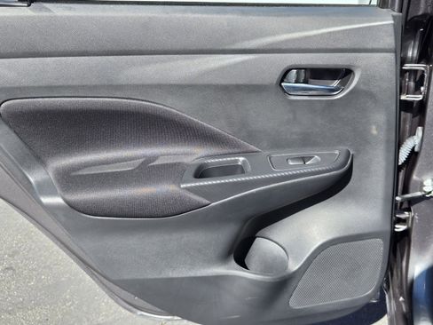 Used 2022 Nissan Versa SV image 25