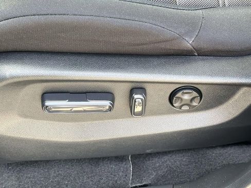 Used 2022 Honda CR-V EX image 16