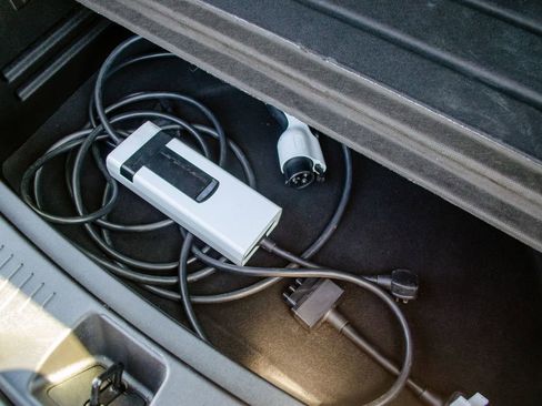 Used 2022 Chevrolet Bolt EUV LT w/ Comfort Package image 6