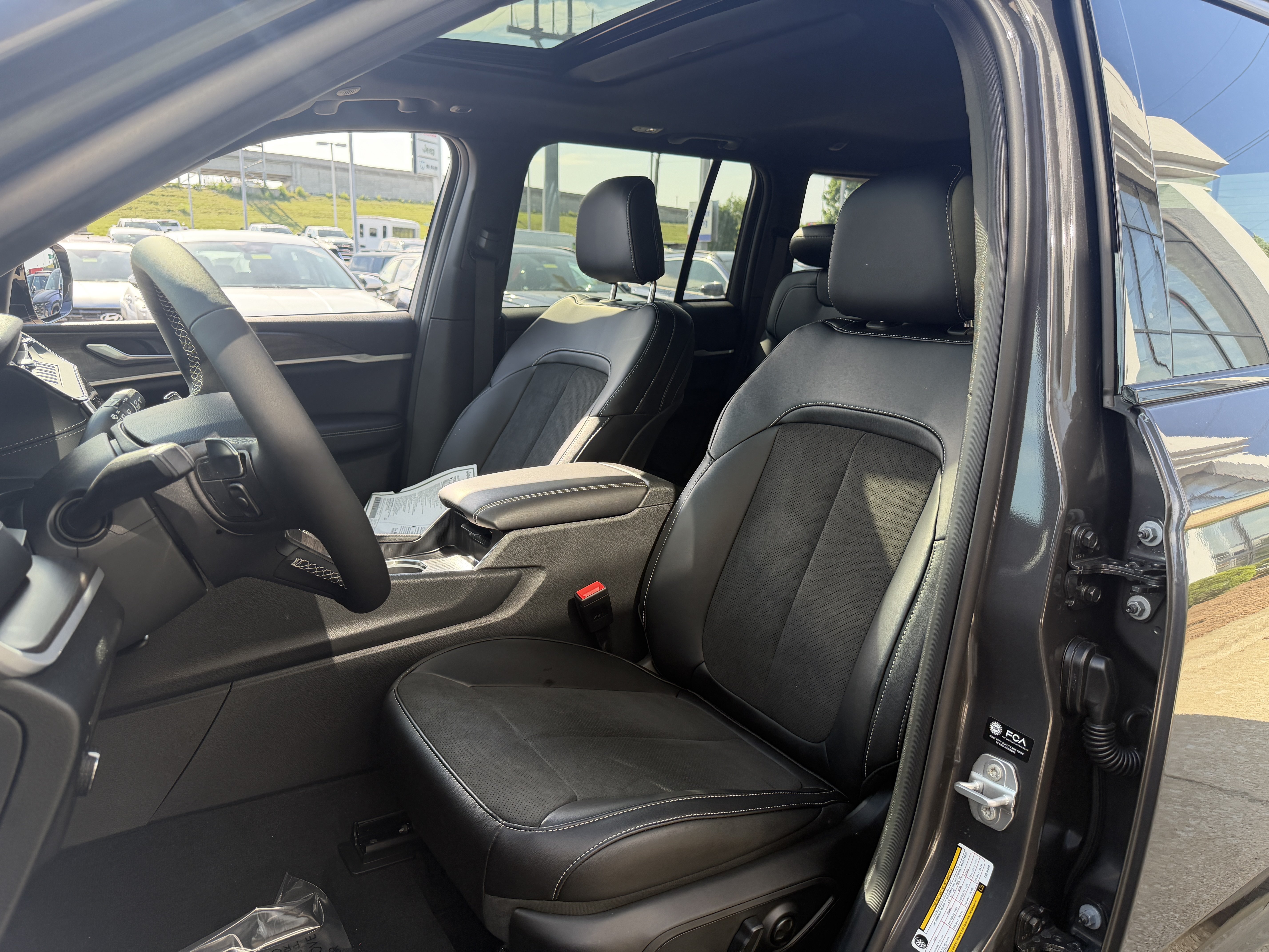 New 2026 Jeep Grand Cherokee Altitude AWD/4WD image 30