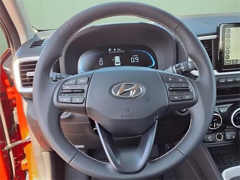 New 2025 Hyundai Venue Limited image 11