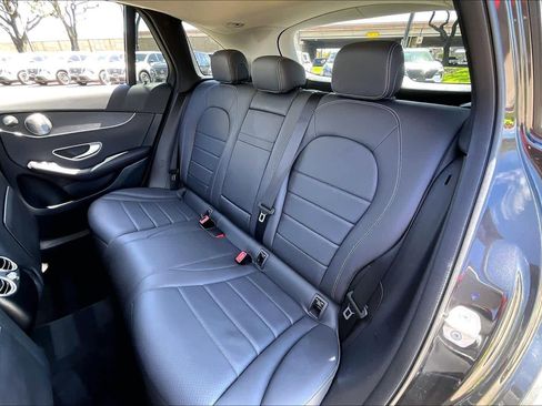 Used 2021 Mercedes-Benz GLC 300 4MATIC image 19